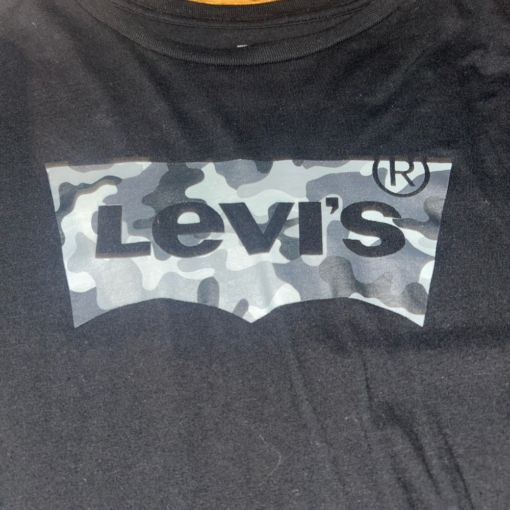 Levi’s men’s T-shirt size large